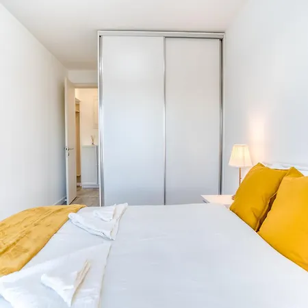 Modern 1br Parcului Hideaway Daire *