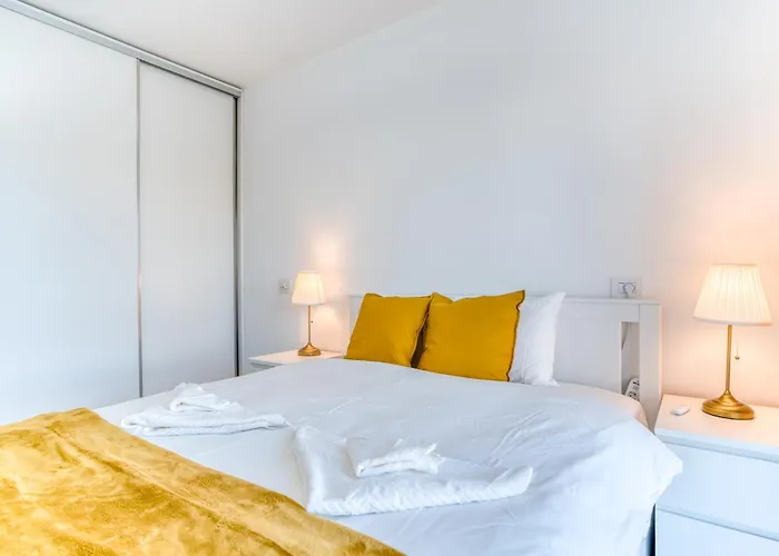 Modern 1br Parcului Hideaway Apartament Bucureşti